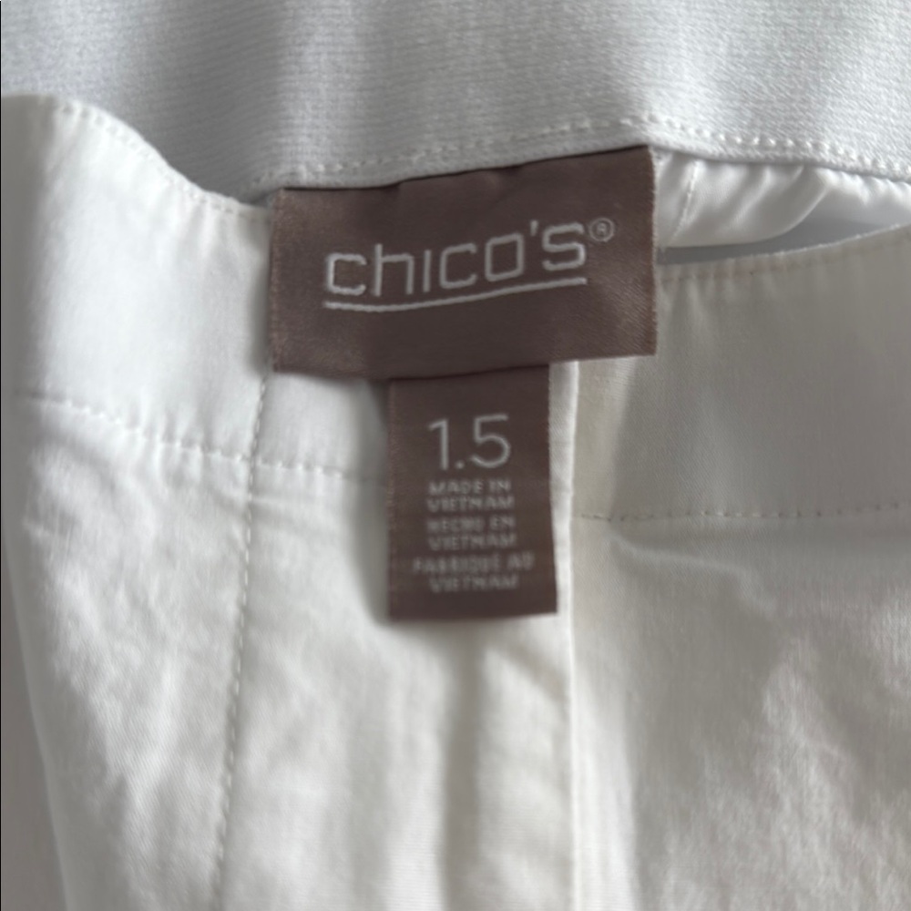 Chico's White Crops with Navy Blue Seashore Embroidery - Picture 2 of 8
